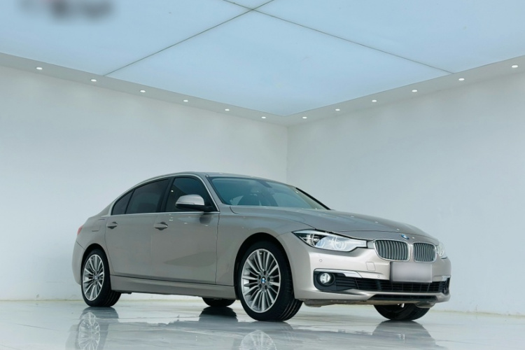 BMW 3 Series 2019 car image #4