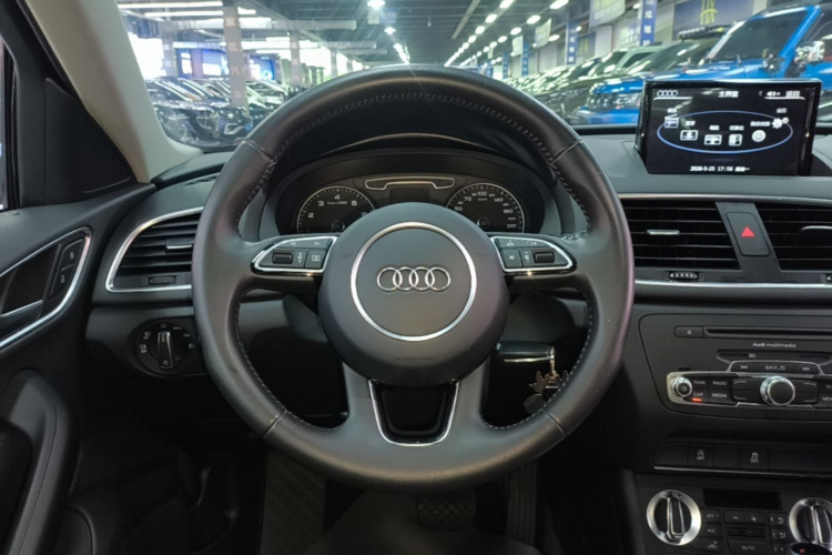 Audi Q3 2015 #11 Audi Q3 2015 car image #11
