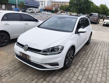 Volkswagen Golf 2020 car image 