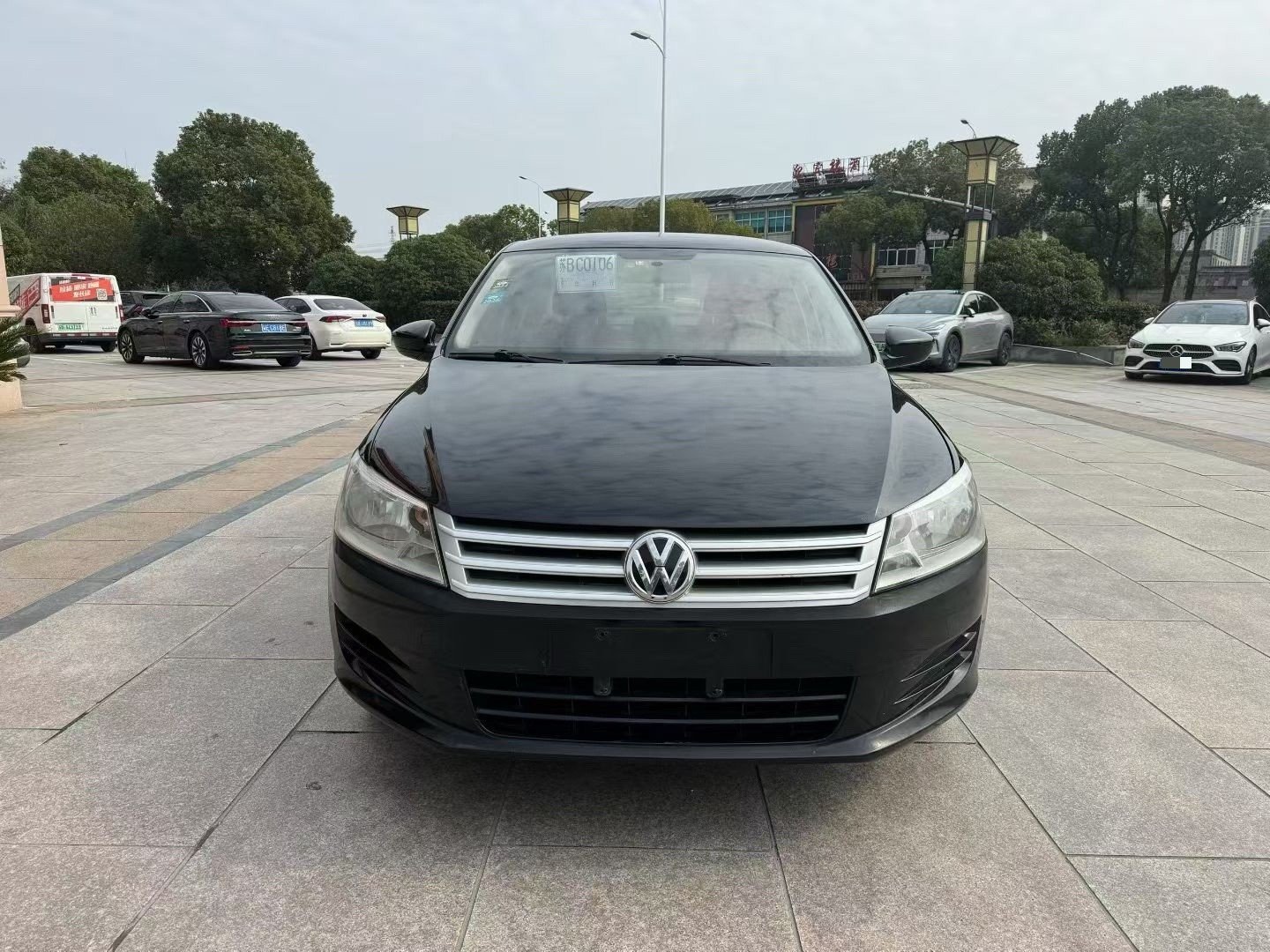 Volkswagen Santana 2013 car image #2