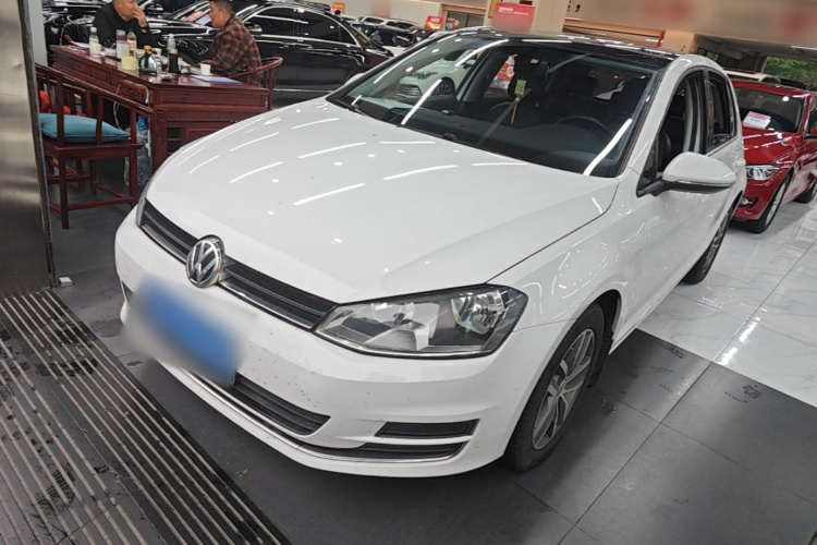 Volkswagen Golf 2016 car image #2