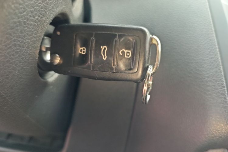 Volkswagen Polo 2016 car image #9