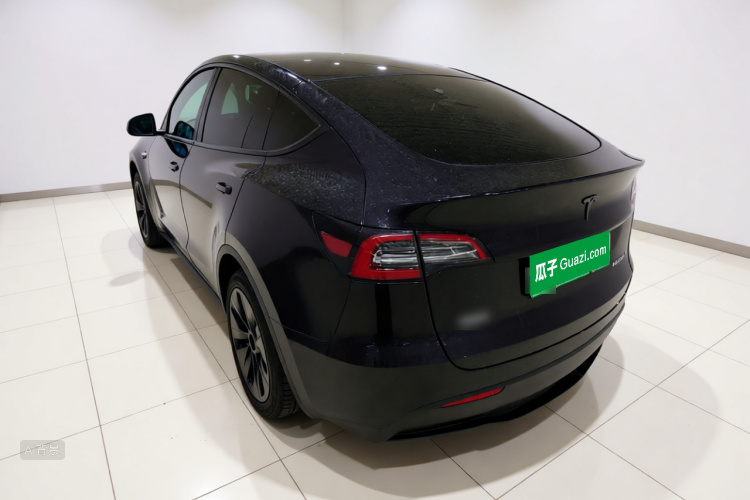 Tesla Model Y 2022 #5 Tesla Model Y 2022 car image #5