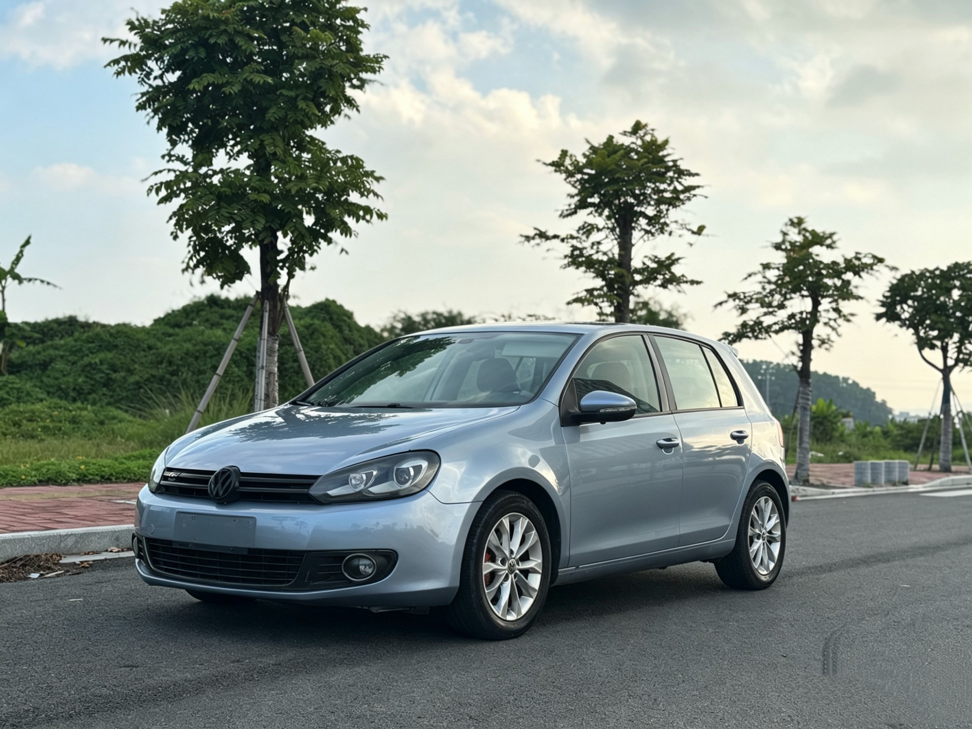 Volkswagen Golf 2011 car image 