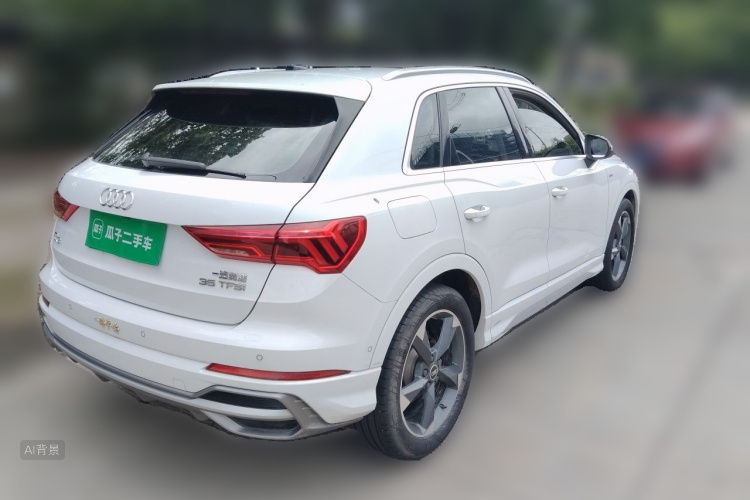 Audi Q3 2022 car image #7