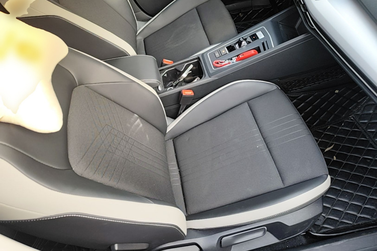 Volkswagen Golf 2022 car image #24