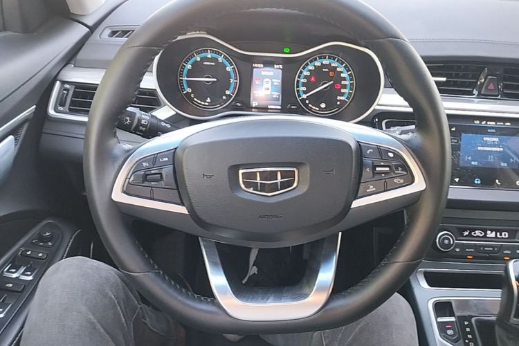GEELY Emgrand 2019 car image #11