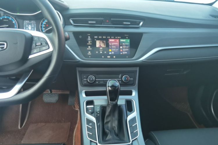 GEELY Emgrand 2021 car image #17