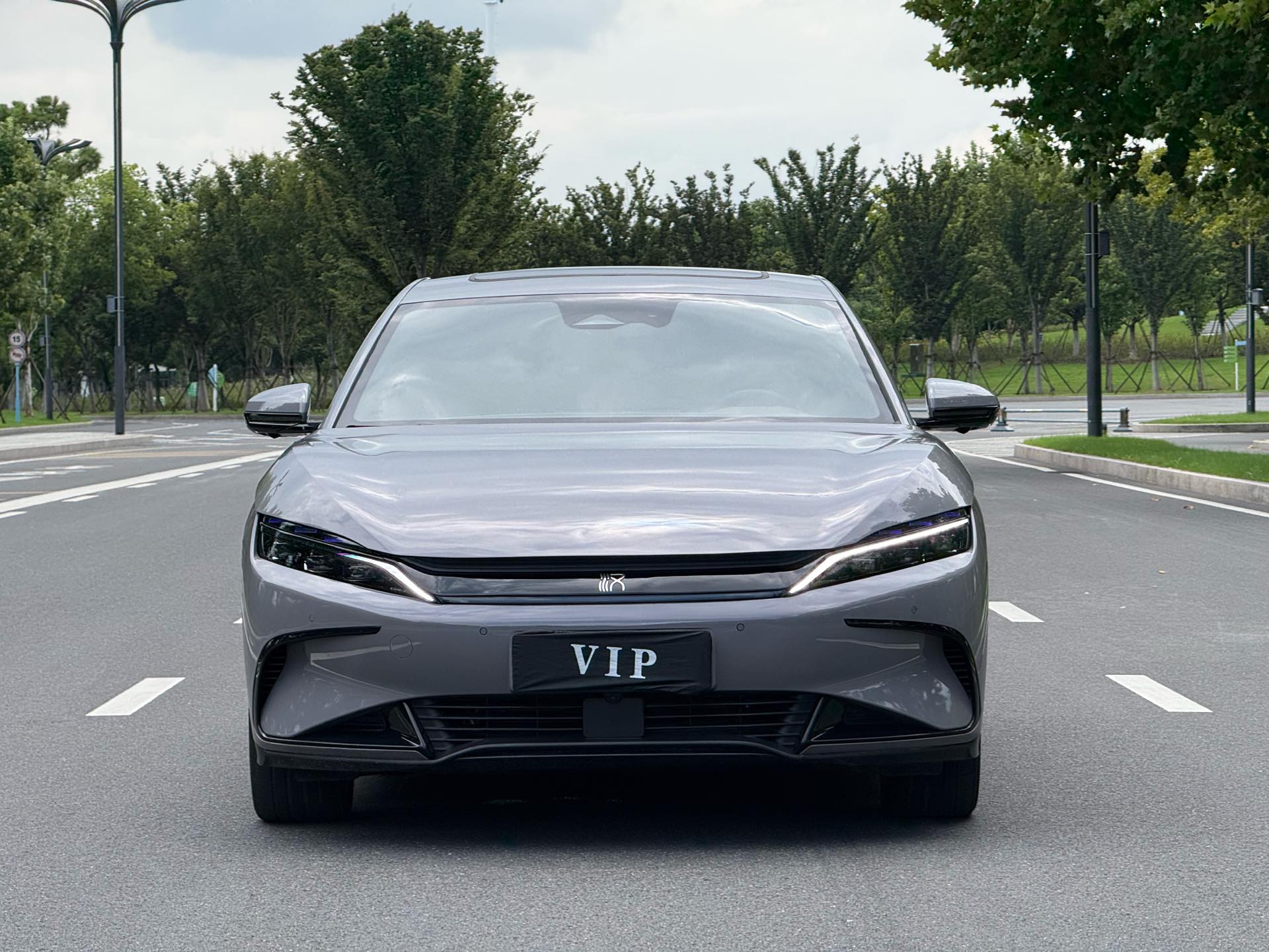 BYD Han 2025 car image #2