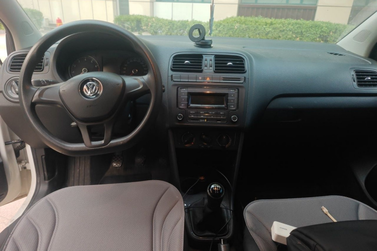 Volkswagen Polo 2015 #7 Volkswagen Polo 2015 car image #7