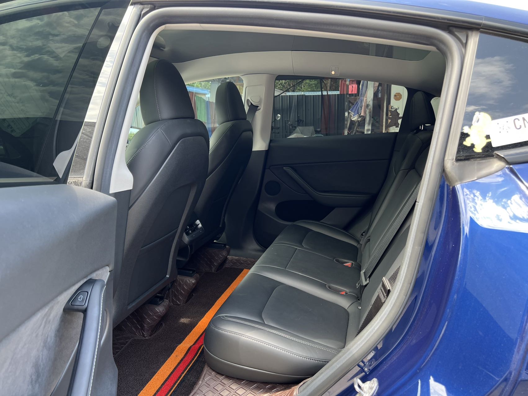 Tesla Model Y 2022 #5 Tesla Model Y 2022 car image #5