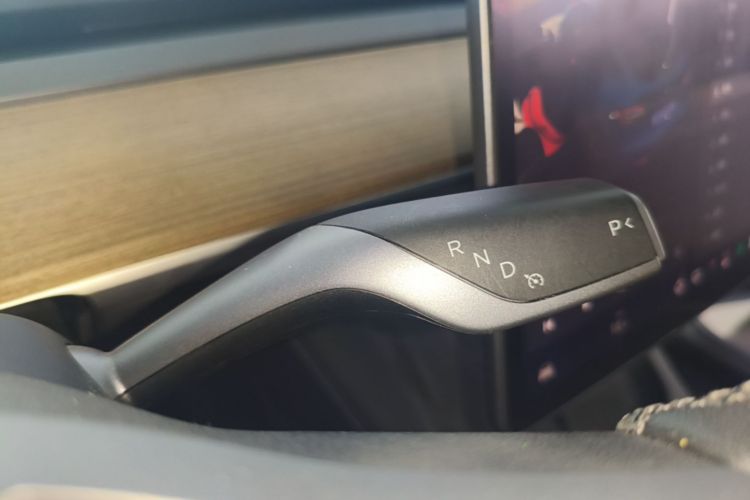 Tesla Model Y 2022 #14 Tesla Model Y 2022 car image #14