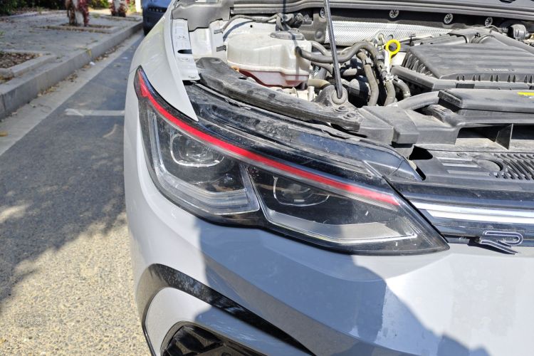 Volkswagen Golf 2023 imagen de coche #8