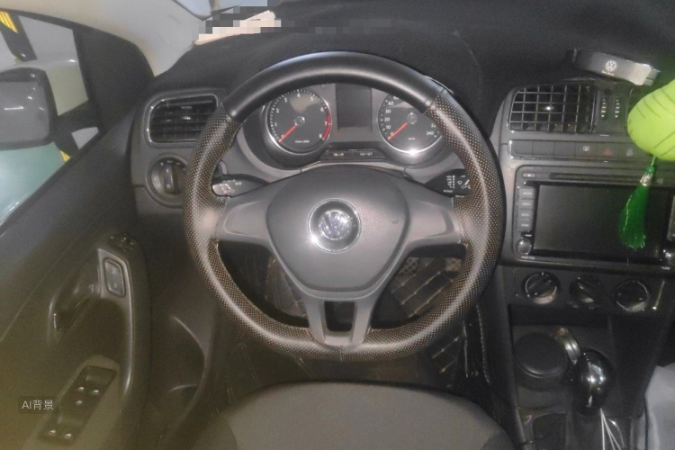Volkswagen Polo 2014 car image #12