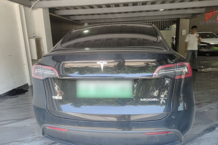 Tesla Model Y 2023 #6 Tesla Model Y 2023 car image #6