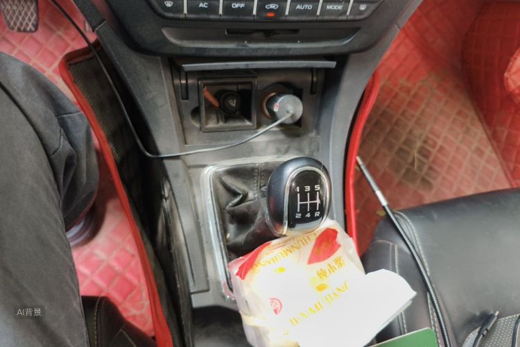 GEELY Emgrand 2018 car image #16