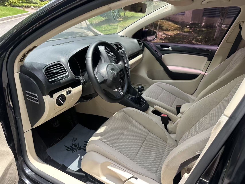 Volkswagen Golf 2012 car image #7