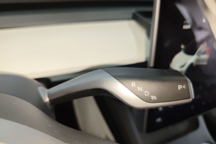 Tesla Model 3 2022 car image #18
