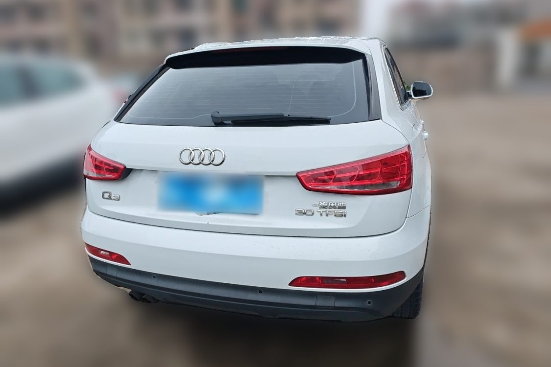 Audi Q3 2015 car image #6