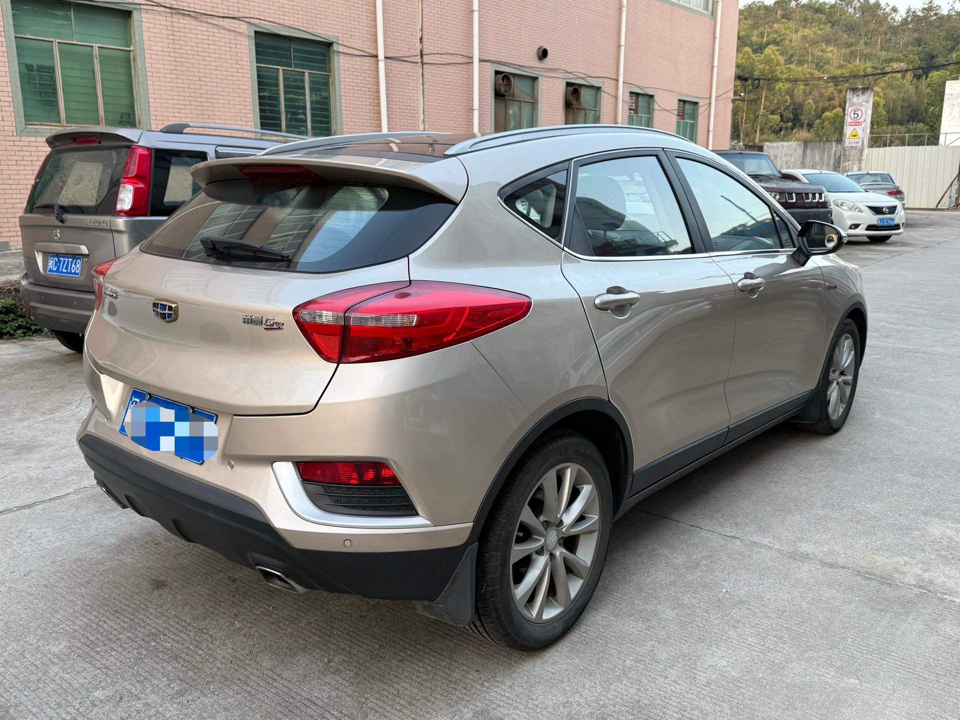 GEELY Emgrand GS 2018 car image #8