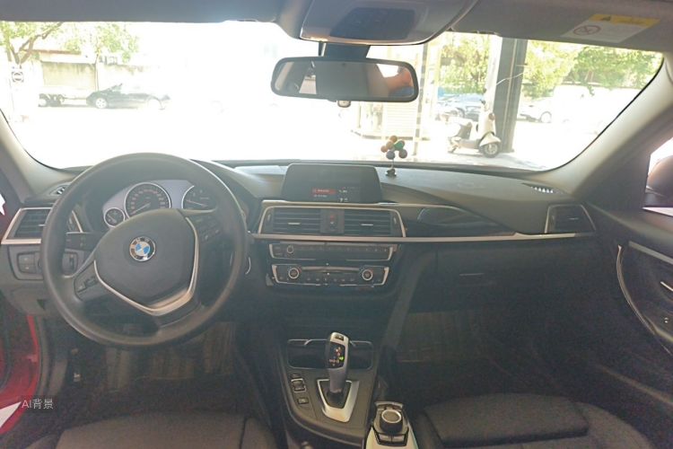 BMW 3 Series 2018 car image #11
