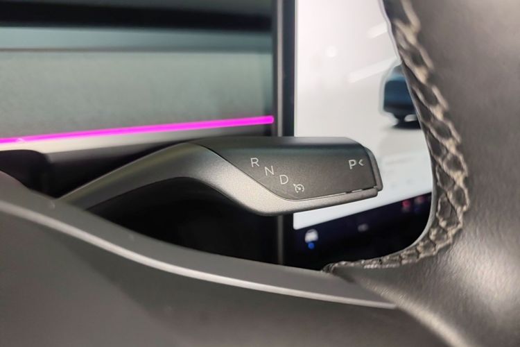 Tesla Model Y 2024 #14 Tesla Model Y 2024 car image #14