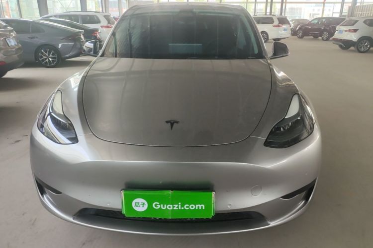 Tesla Model Y 2023 #3 Tesla Model Y 2023 car image #3