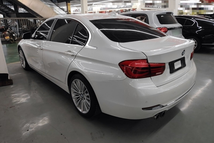 BMW 3 Series 2018 #5 BMW 3 Series 2018 car image #5