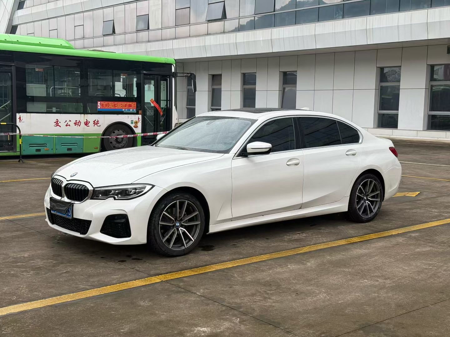 BMW 3 Series 2021 car image 