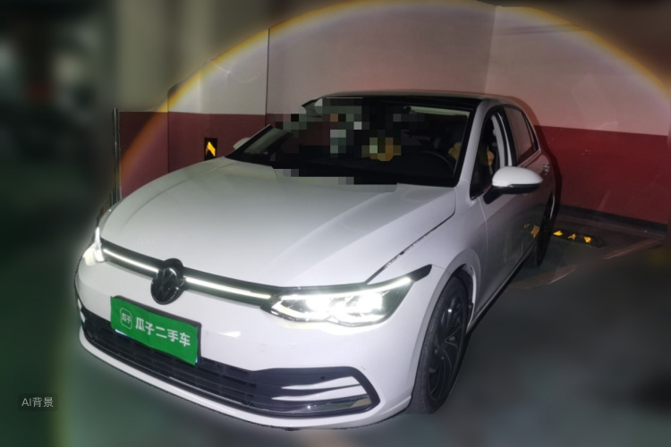 Volkswagen Golf 2024 car image #2