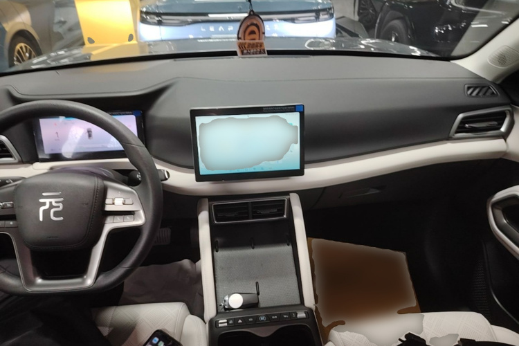 BYD YuanUP 2025 car image #10