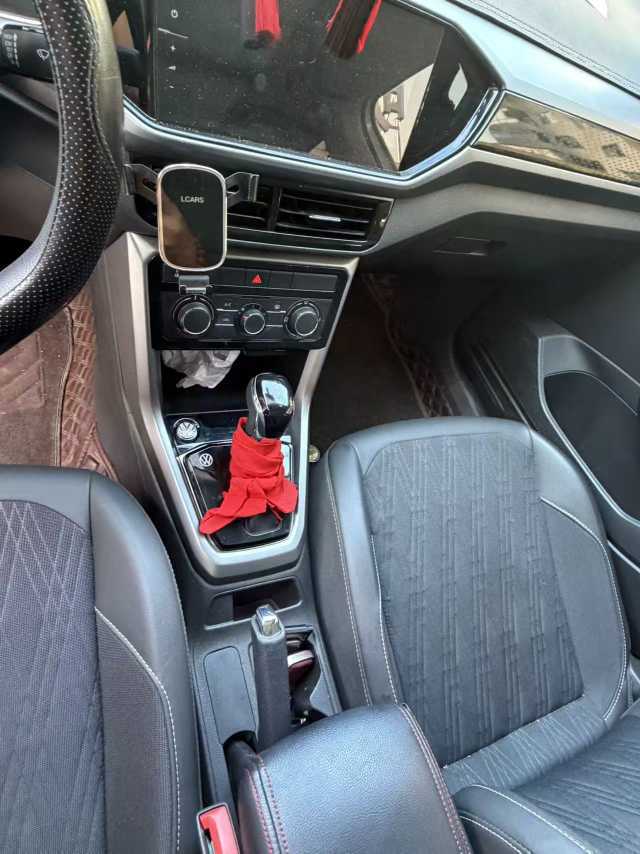 Volkswagen T-Cross 2021 car image #3