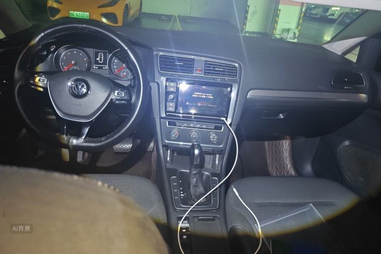 Volkswagen Golf 2019 car image #11