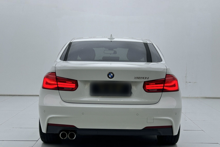 BMW 3 Series 2018 #8 BMW 3 Series 2018 car image #8