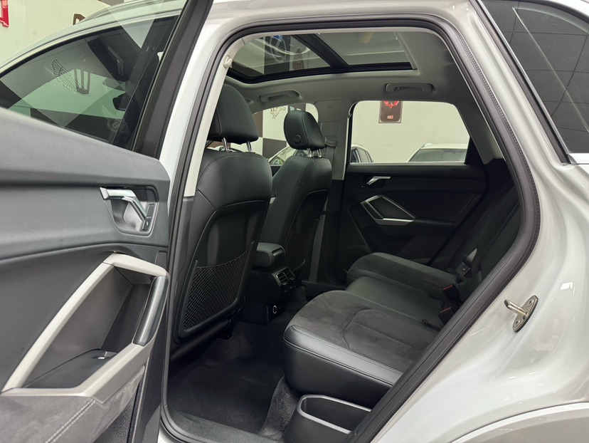 Audi Q3 2022 car image #8