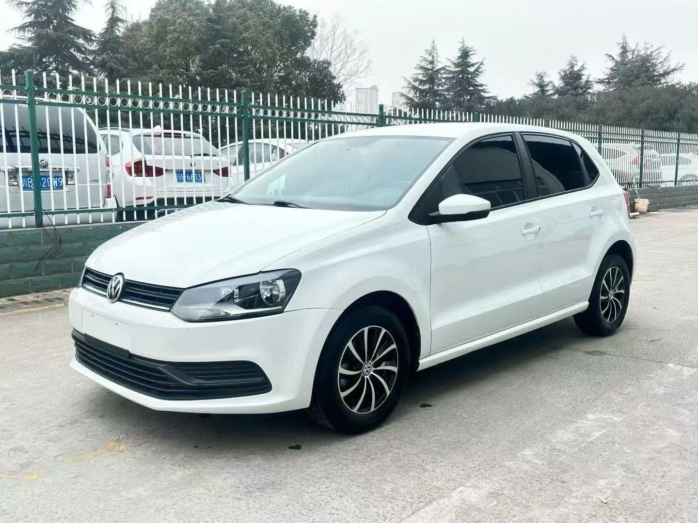 Volkswagen Polo 2018 car image 