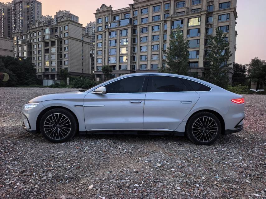 BYD Han 2024 car image #2
