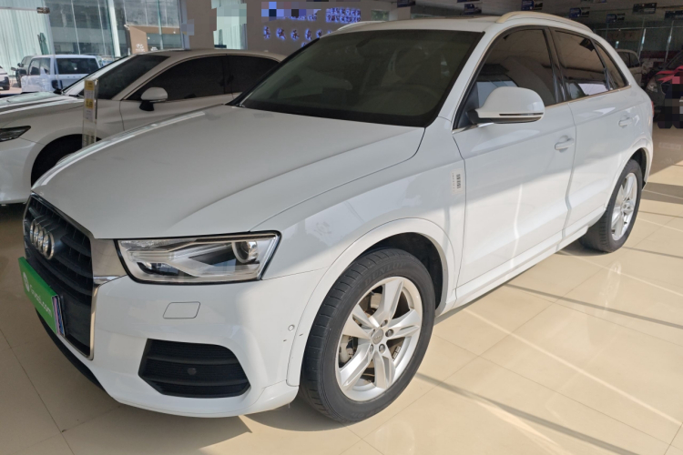Audi Q3 2016 car image #2