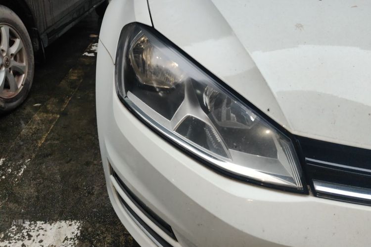 Volkswagen Golf 2017 car image #8