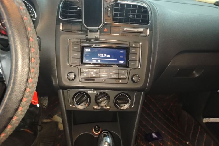 Volkswagen Polo 2016 #13 Volkswagen Polo 2016 car image #13