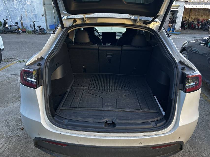 Tesla Model Y 2022 #10 Tesla Model Y 2022 car image #10