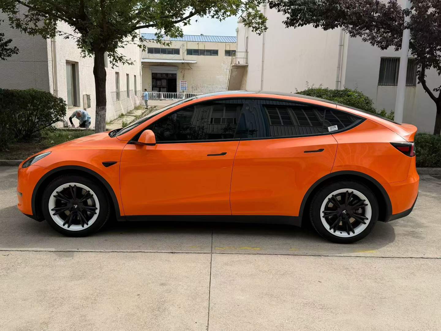 Tesla Model Y 2022 immagine di auto #15