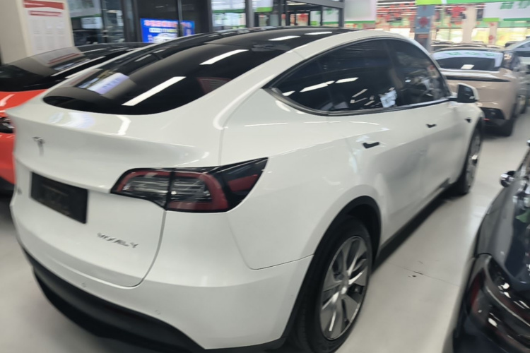 Tesla Model Y 2022 #7 Tesla Model Y 2022 immagine di auto #7