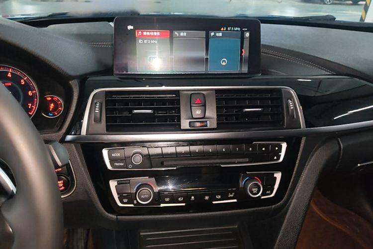 BMW 3 Series 2019 car image #13