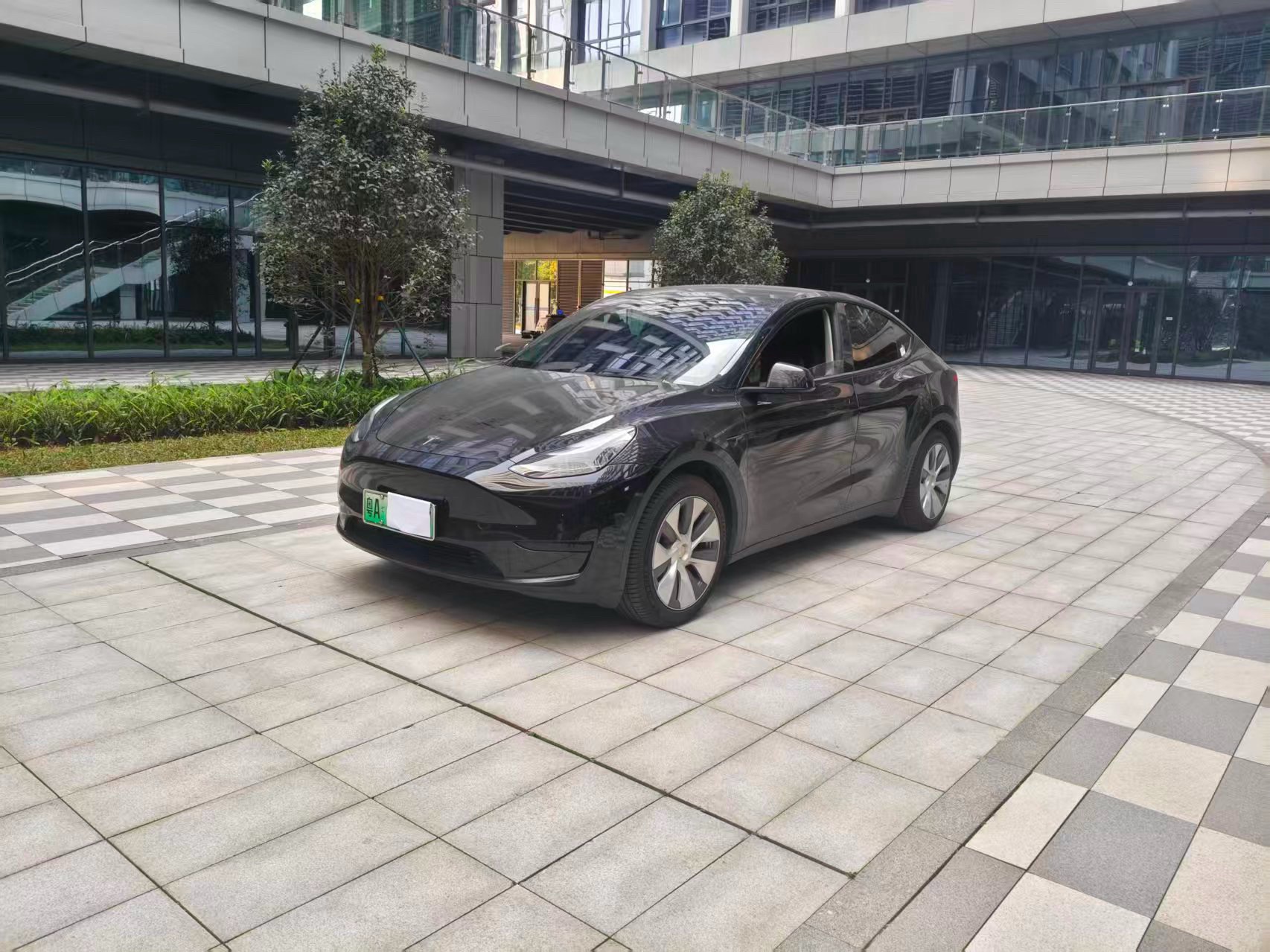 Tesla Model Y 2022 Tesla Model Y 2022 car image