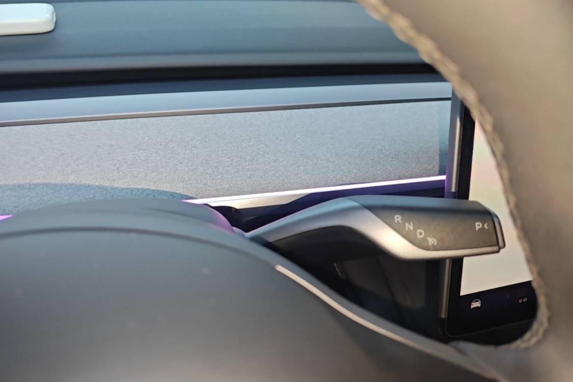 Tesla Model Y 2024 #15 Tesla Model Y 2024 car image #15