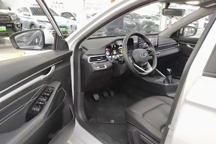 GEELY Emgrand 2023 car image #16