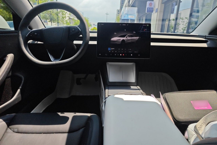 Tesla Model 3 2025 #11 Tesla Model 3 2025 car image #11