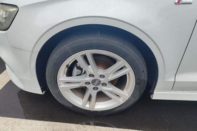 Audi A3 2019 immagine di auto #9