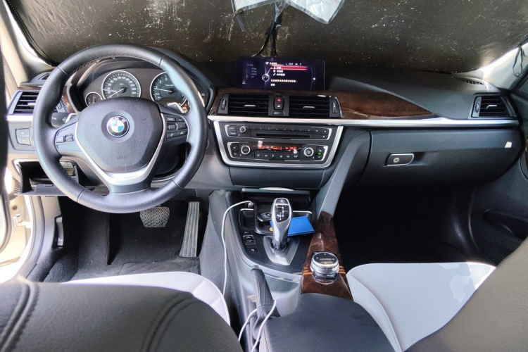 BMW 3 Series 2015 car image #12